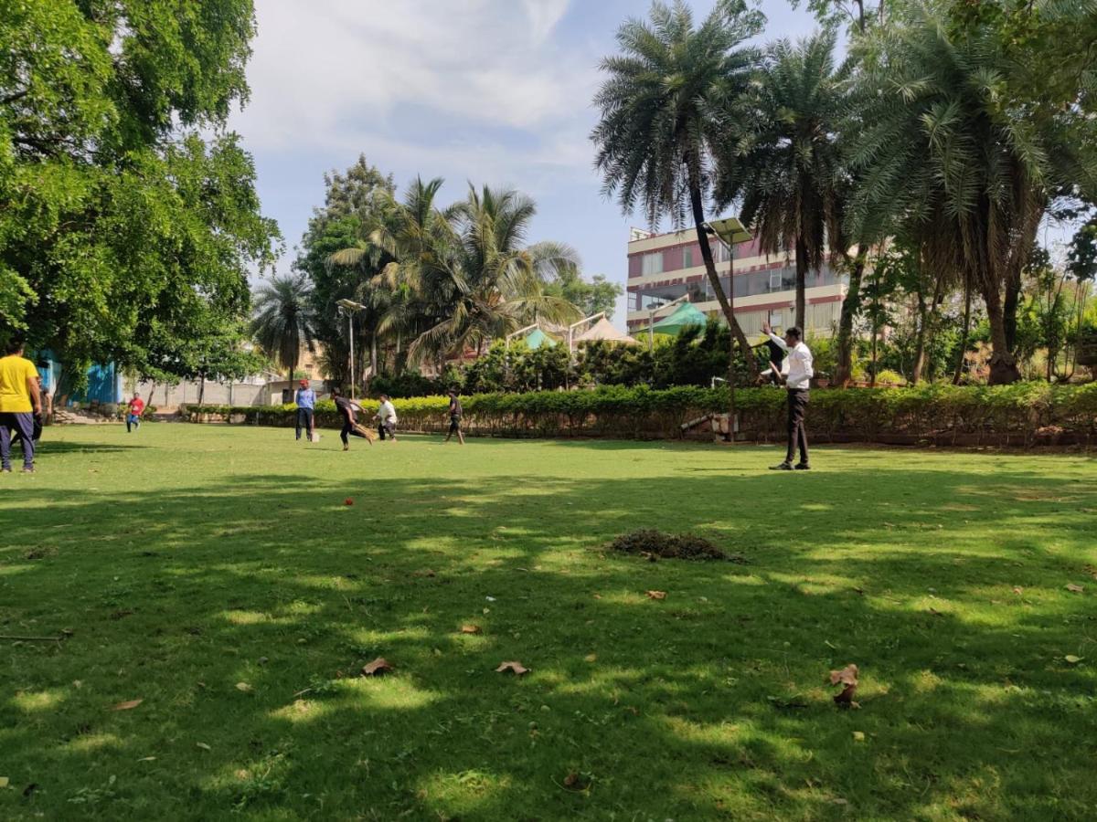 The Garden Asia Resort Bangalore Exteriör bild