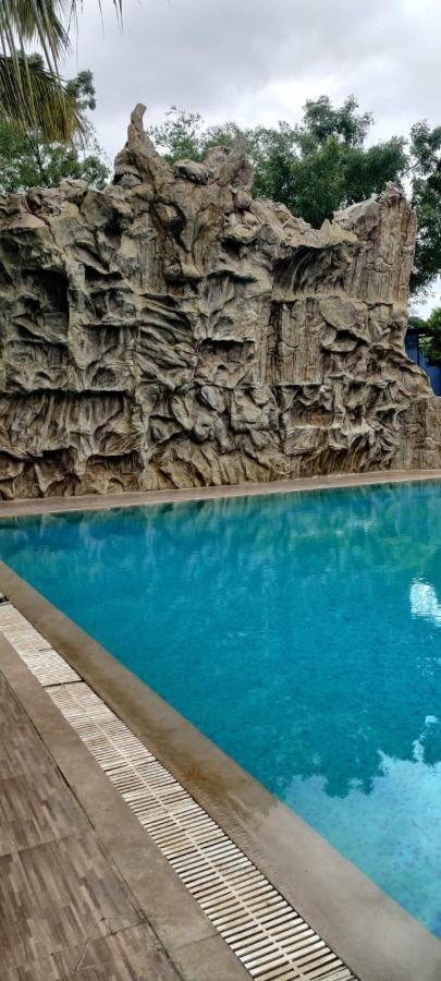 The Garden Asia Resort Bangalore Exteriör bild